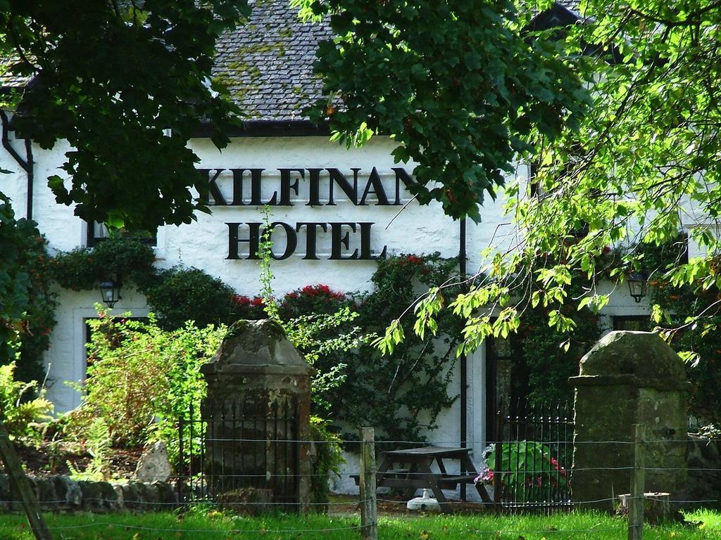 Kilfinan Hotel Екстериор снимка